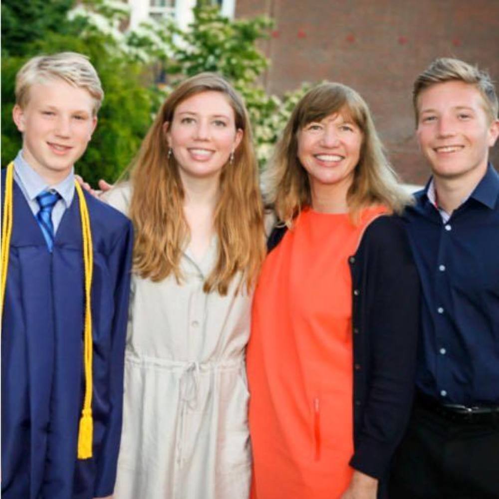 Meet your Posher, Nora